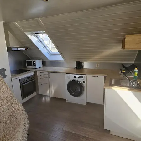 Apartament Cozy Near With Free Privat Prarking *